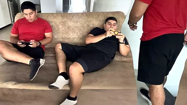 Amator Hazi Video, Amatőr Anya, Barátom Felesége, Feleség, Izgat Barát Bassza Feleséget, Feleség Rajtakapva