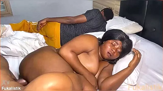 Kontol Hitam Besar, Ibu Rumah Tangga Selingkuh, Cantik, House Wife Seksi, Tetengga Kulit Hitam