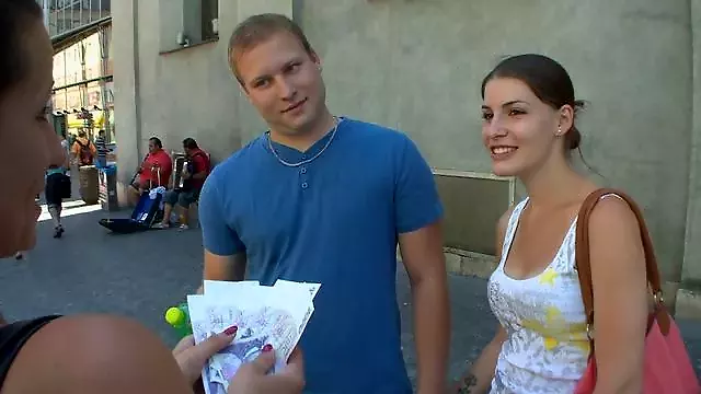 Foursome Con Gli Adolescenti, Teen A Pecorina, Pecorina Pov, Pecorina Allaperto, Seghe Di Gruppo