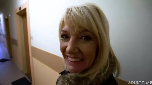 Dvojitý Výstřik, Anál Zralé Ženy, Honění Anál, Trojka Babičky, Tetování Blondýna, Zralé Ženy Trojka