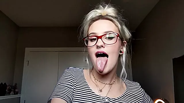 Amateur Dans La Bouche, Amatrice Blonde, Femme More Amateur, Amateur Fétichiste, Blonde Fetichiste