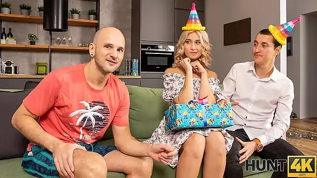 Bionda, Pecorina Con Tacchi, Tacchi In Culo, Non Nel Suo Ma Culo Blonde, Bionda Tacchi, Culone Anale