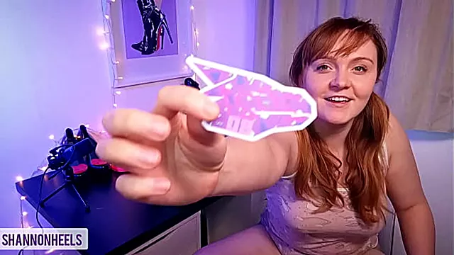 Gode Et Bite, Enorme Bite, Timide Creampie, Rousse Creampie, Grand Cut, Timide Énorme Bite, Rousse Mignonne