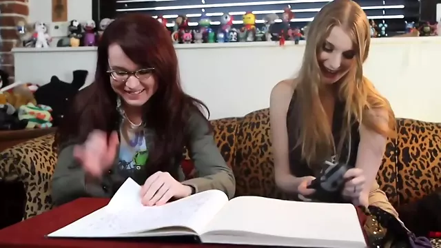 Lesbianas Masturbandose