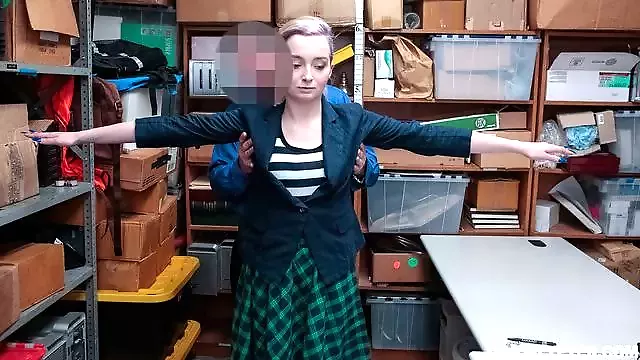 Giovane Tettine, Adolescente Beccata, Bionda Corpo Bellissimo, Teen Bionde Con Tette, Pompino A Pecorina