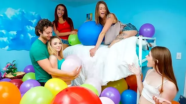Hosszúlábú, Sexy Hármas, Leszbi Tini Mellek, Misszionárius, Tini Motozás, Punci Vetköztetés
