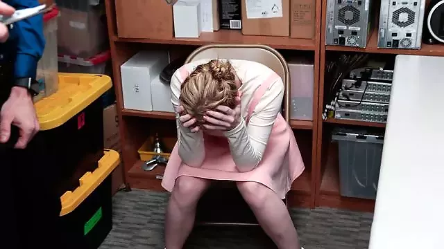 Gros Plan, Branlette Tits, Branlette Petit Seins, Poilue Fellation, À Cheval, Jeune Et Veux