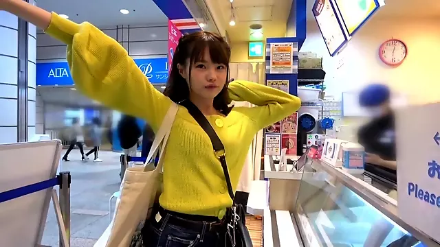 Sayaka B, the strongest ***-type pie bread and peach butt spanking lover, appears 012