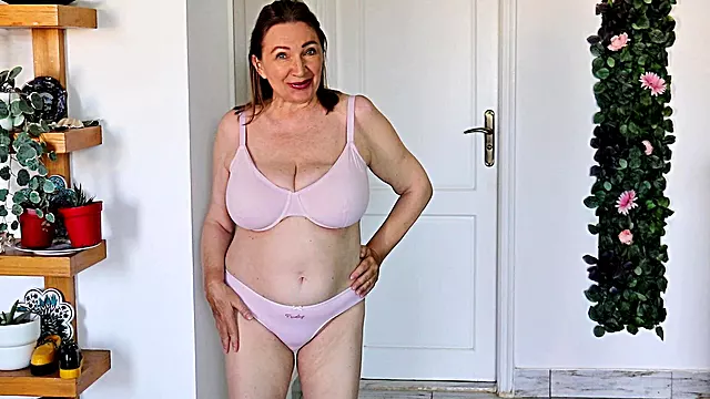 Masturbazione Amatoriale, Tette Amatoriali, Milf Paffuta Solo, Big Tits Solo, Masturbazione Figa Big Tette