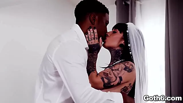 Interracial Anal Gros Cul, Grosse Bitte Dans L'anus, Serré Et Grosse Bite, Gros Seins Exterieur