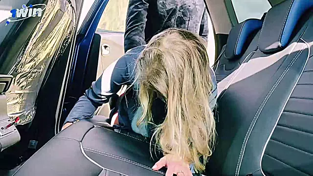Rubia Amateur, Amateurs, Rough Aficionadas, Rubias Por El Coño, Esposa Con Medias, Medias Largas