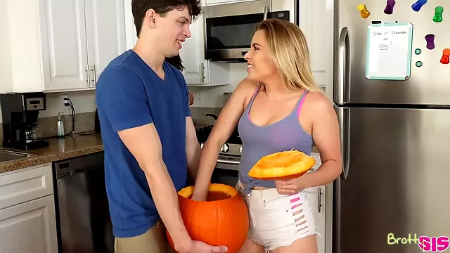 حال, آنال بلوند, بلوند