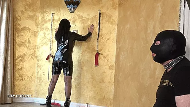 Clasic Bdsm, Retro Italiene, Adanc In Gat, Dildo În Gât, Dominație Feminina, Dominatie Si Umilinta