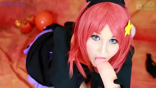 Hidori Maki Nishikino is stimulating her pussy in many ways and eagerly sucking her huge dildo