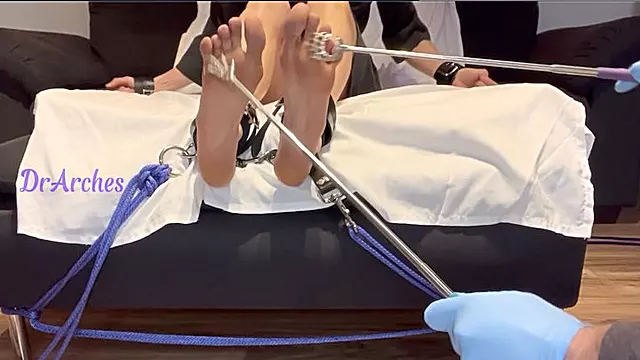 Weiss, Bondage Fetisch, Mager Bondage, Ärztin Untersuchen, Doctor Fetisch, Doktor Patient, Fuss Sohlen Ficken