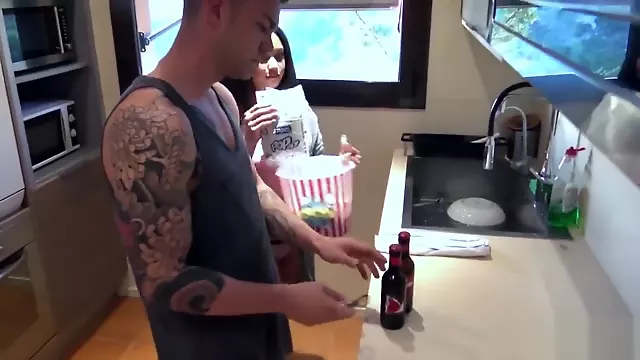 Morenas Adolecentes, Morena Tatuaje, Morena Tetas Pequeñas, Pornstar Tatuadas, Tetas Morenas