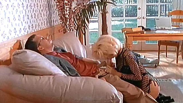 Velky Penis, Velká Prsa Milf, Velká Prsa Misionář, Retro Velké Kozy, Velký Prsa Na Koni, Koureni A Vystrik