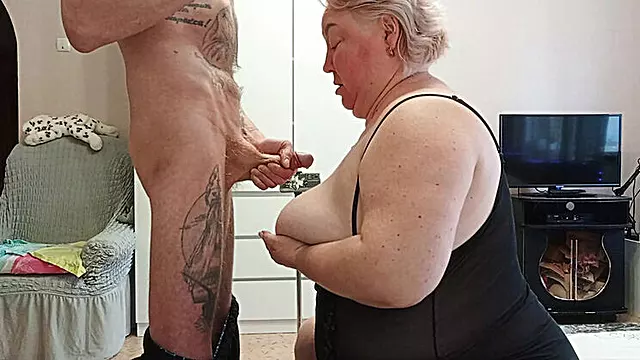 Koureni A Vystrik, Výstřik Do Mámy, Tit Kurva Čurák, Tvrdý Sex Péro, Obrovský Výstřik, Mamina Si Ho Udělá