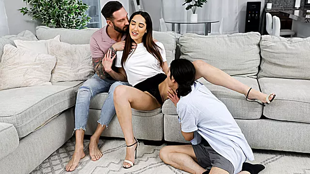 Chloe Amour serves two hard dicks at the same time
