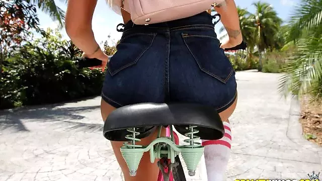 Blowjob, Lang Pik Anal, Første Håndjob, Stor Pik Milf, Langt Hår, Lang Pik I Røven, Store Bryster