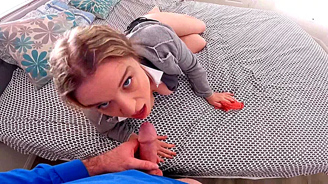 Amator Cumshot, Döşlü Ana, Döş Amcıq, Yaşlı Döşler, Yeke Got Gombul, Sik Alt Paltari, Qiz Oglanin Agzina Tokur