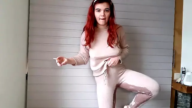 Tastey chat pee desperation while blowing and pissing in panties