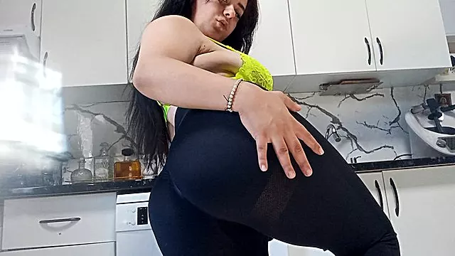 Prdeni, Prdění V Džínách, Džíny Fetiš, Holky Záchod, Velky Penis, Latex Legin, Fetish Leggins