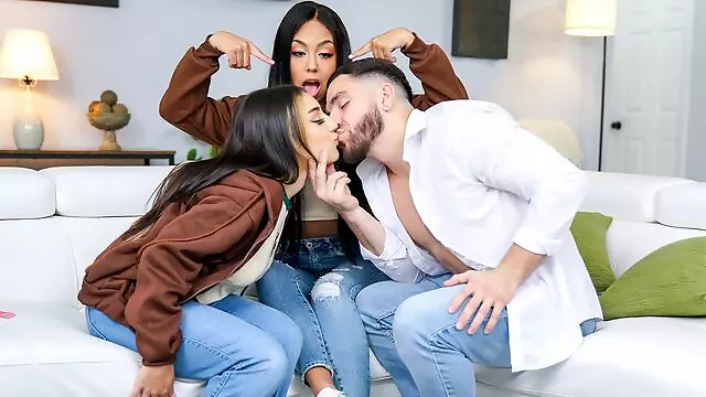 बडा लंड किशोरी, डबल Blowjob, टिट बकवास डिक, नौजवान का लंड, कुतिया बनाके चुदाई, स्तन कि चुदाई