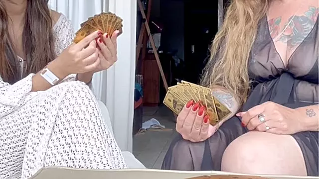 Madrasta, Fumando Cigarro, Fumando Fetiche, Mãe Caseiro, Madrasta E Enteada Anal, Menina Mulher Gorda