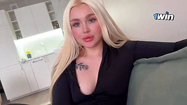 Dreaming of banging my friend's blonde girlfriend Blondessa and cumming on her perfect thick ass