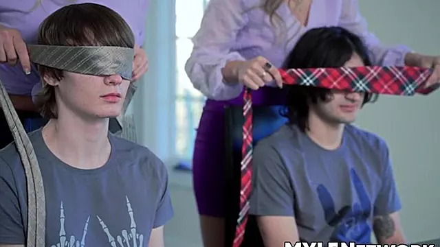 Olgun Doğal Göğüsler, Iri Iri Memeli Olgun Bayanlar Ve Sex Videoları, Iri Memeli Dövmeli