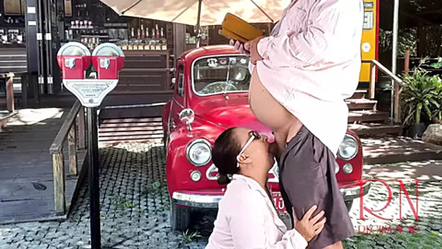 La Hotel, O Suge, Muie In Public, Muie Milf, Orgasm Pe Fata Si In Gura, Cea Mai Tare Muie, Felatie Hotel