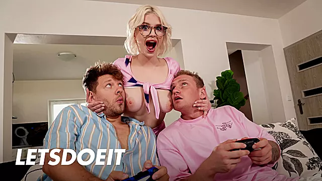 Cum Slut Dominated By Two Hunks With Eliz Benson, Martin Spell And Michael Fly