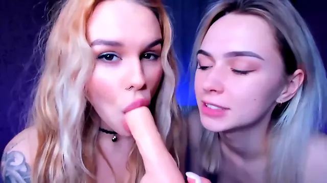Foxy Amateur Blonde Babe Toyin