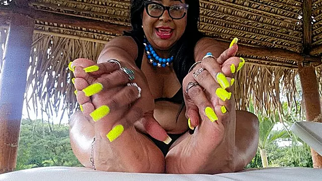 Balbina Big Feet Queen sexy teasing