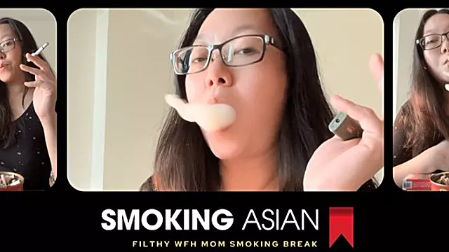 Pomppivat Tissit, Tupakointi Cigar, Ensimmäinen Yhdyntä Äidin Kanssa, Tyttö Pov, Glasses Old Mom