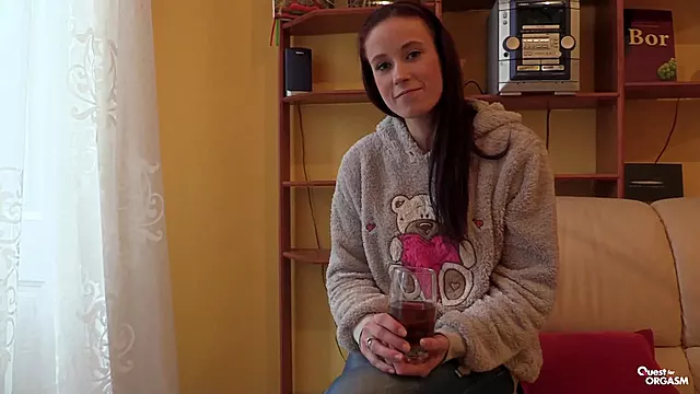 Euro teen Minnie Manga masturbates softly