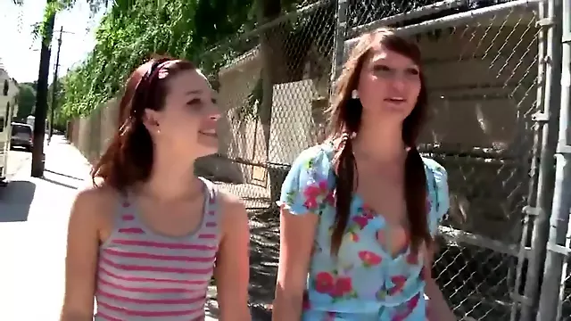 Deux jeunes filles