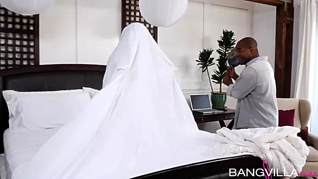 Lena Paul In Haunted Honey