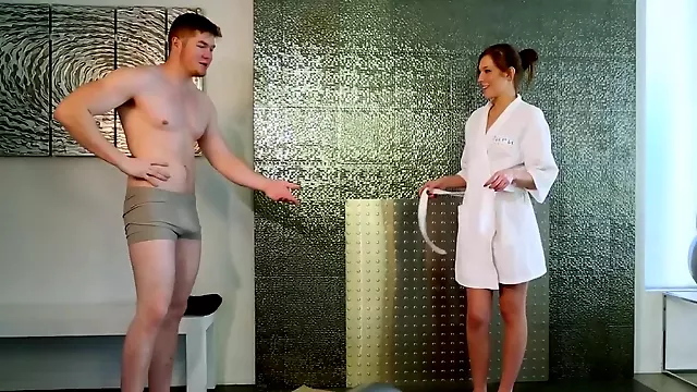 ماساژ, ماساژ کم سن, فیلم ماساژ سکسی, تراشیدن کس و ماساژ, تراشیده کم سن, رمانتیک جوان