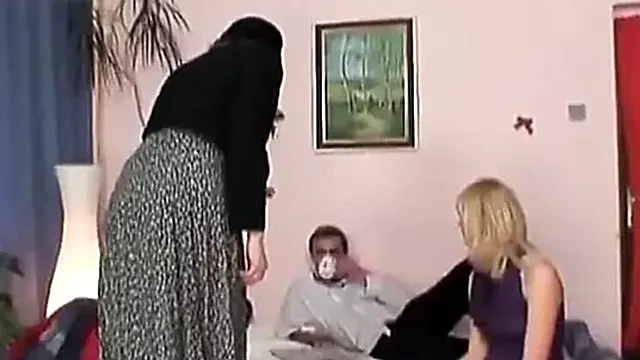 Sborrata Sui Collant, Figa, Vicina, Adolescenti, Nonne Con Giovani, Nonna In Nylon, Foto Hard Di Fighe