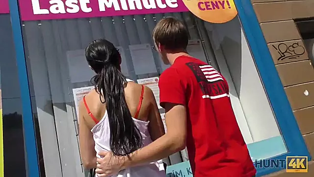 Suge Pula Pentru Bani, Cuckold Tineri, Cu Degetul, Bani, Camera Ascunsa, Obținerea, Tineri Camera Ascunsa