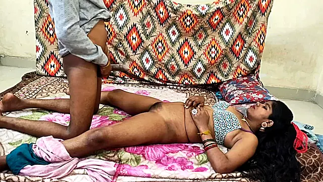 देसी भाभी Xxx Video, इंडियन Couple, देसी, घर में तैयार, मस्त भाभी, इंडियन देसी स्टाइल सेक्स