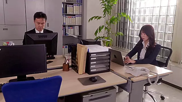Azijski Guza, Lizanje Kurca Cucki, Starije Azijke