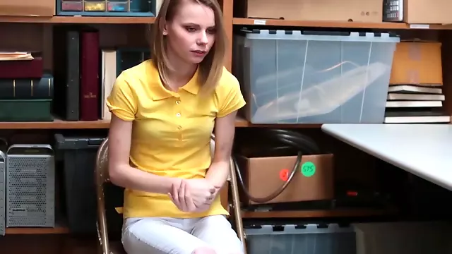 Teens A Big Cock, Mladé Brunetky, Zezadu, Zlodejka, Mlade, Malý Penis