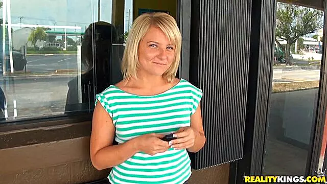 Enticing Casey Cumz - side fuck movie - RK Prime