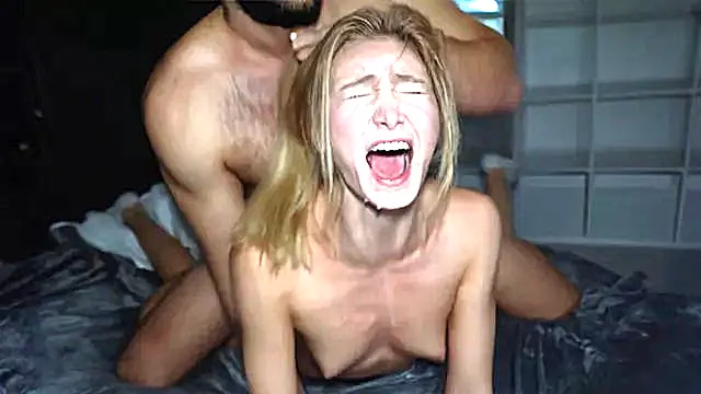 Sert Büyük Yarrak, Büyük Yarak Am Sikme, Sarısın Babes, Sarışın Amcık, Vajina Gurup Penisi Pornosu