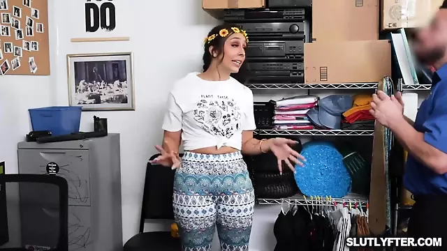 Čurák V Kundě, Velka Prsa Cernovlasky, Černovláska Kundu, Teens A Big Cock, Výstřik Na Kozy