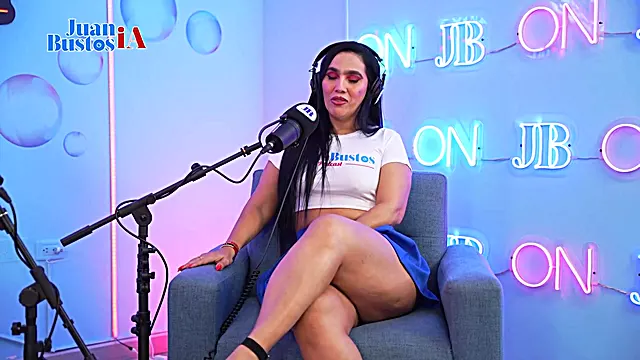 Magnifique Bbc, Deepthroat Fucking A Tits, Petits Seins, Milf Excitée, Suceuses Bandantes