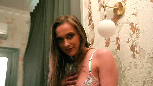 Fetichiste, Lesbienne, Partouze, Crystale French, Lesbienne Fetichiste, Trio Francais, Il Se Fait Baiser Pendant Qu'il Baise Une Fille